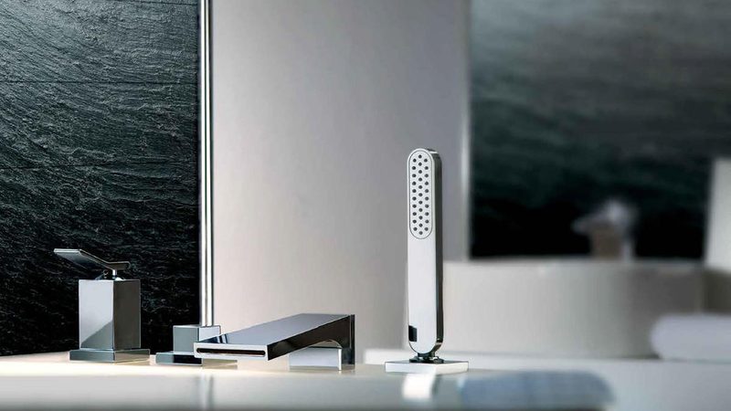 坐便器盖板更换流程